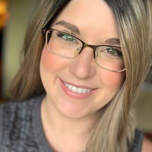 Meet your Posher, Leslie